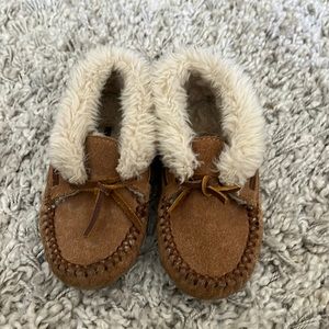 Minnetonka Charlie Bootie Sz 8